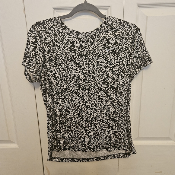 Nike Monochrome Women's Blouse - Picture 1 of 3